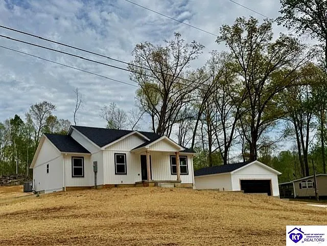 412 Woods Rd photo 1