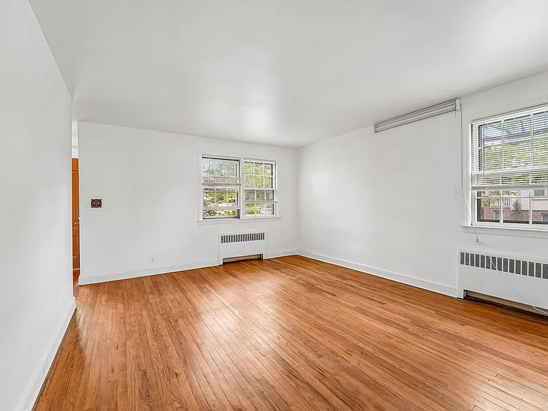 1030 Jassamine Way — Photo 4