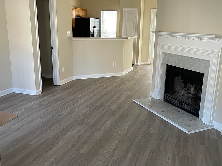 36 Hampton Dr — Photo 2