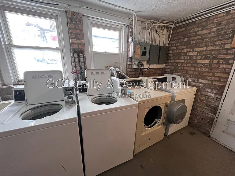 1115 W Patterson Ave #2R — Photo 2