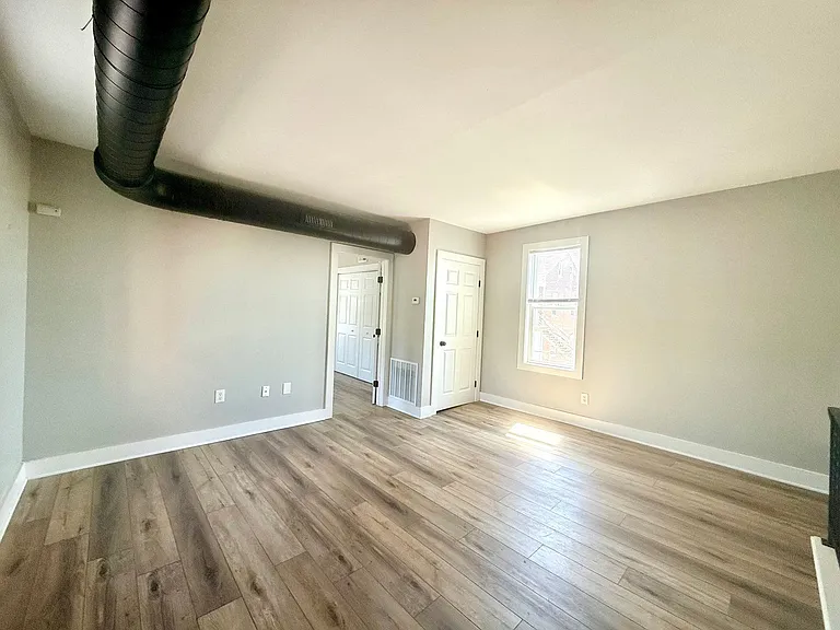 42 N State St #B — Photo 2