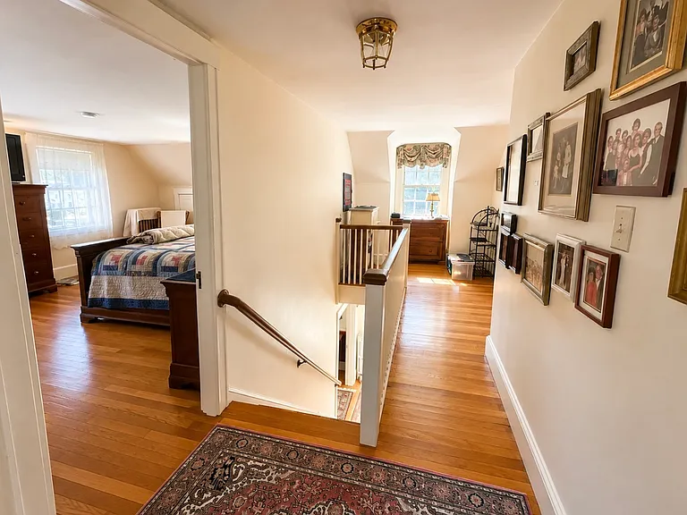 Maple Ave — Photo 9