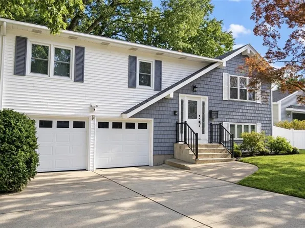 221 Hyde St, Cranston, RI 02920