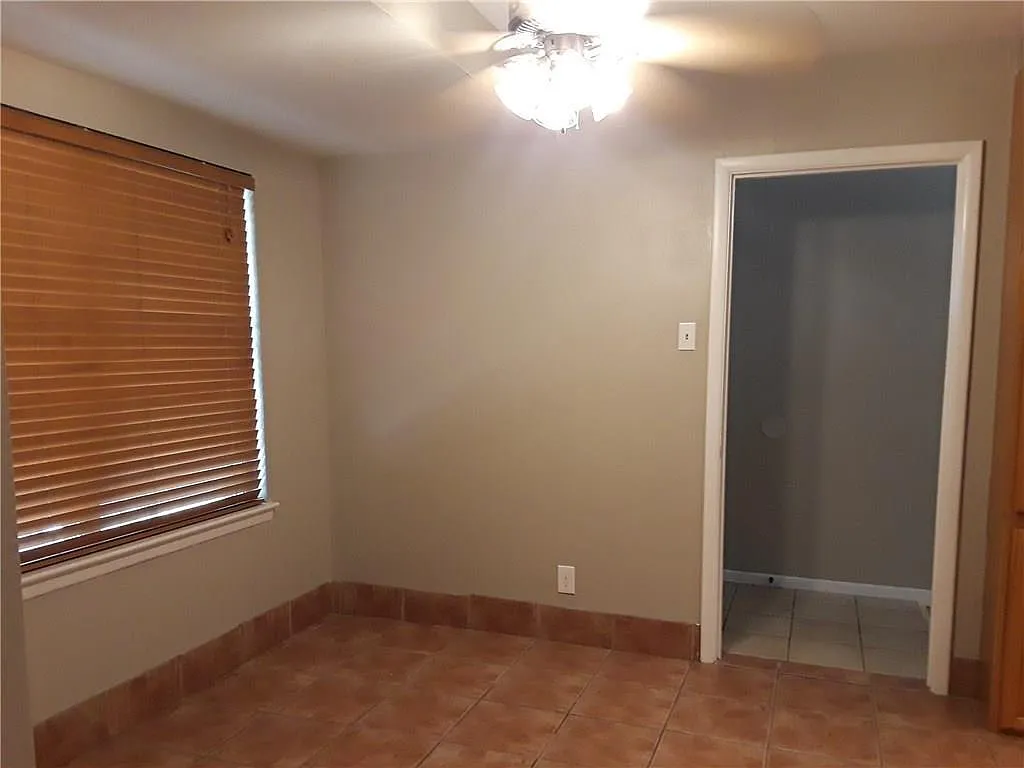 4 bed, 1505 sqft, $1,950 — Photo 4
