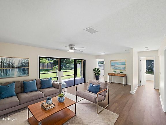 3rd image of 175 SE Floresta Drive