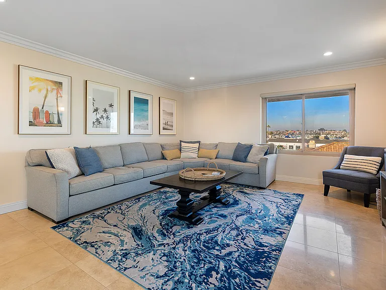 600 E Oceanfront #3A — Photo 5