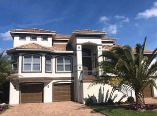 225 Egret Ave, Naples, FL 34108