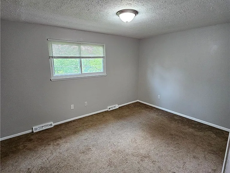 83 Sprague Rd — Photo 11