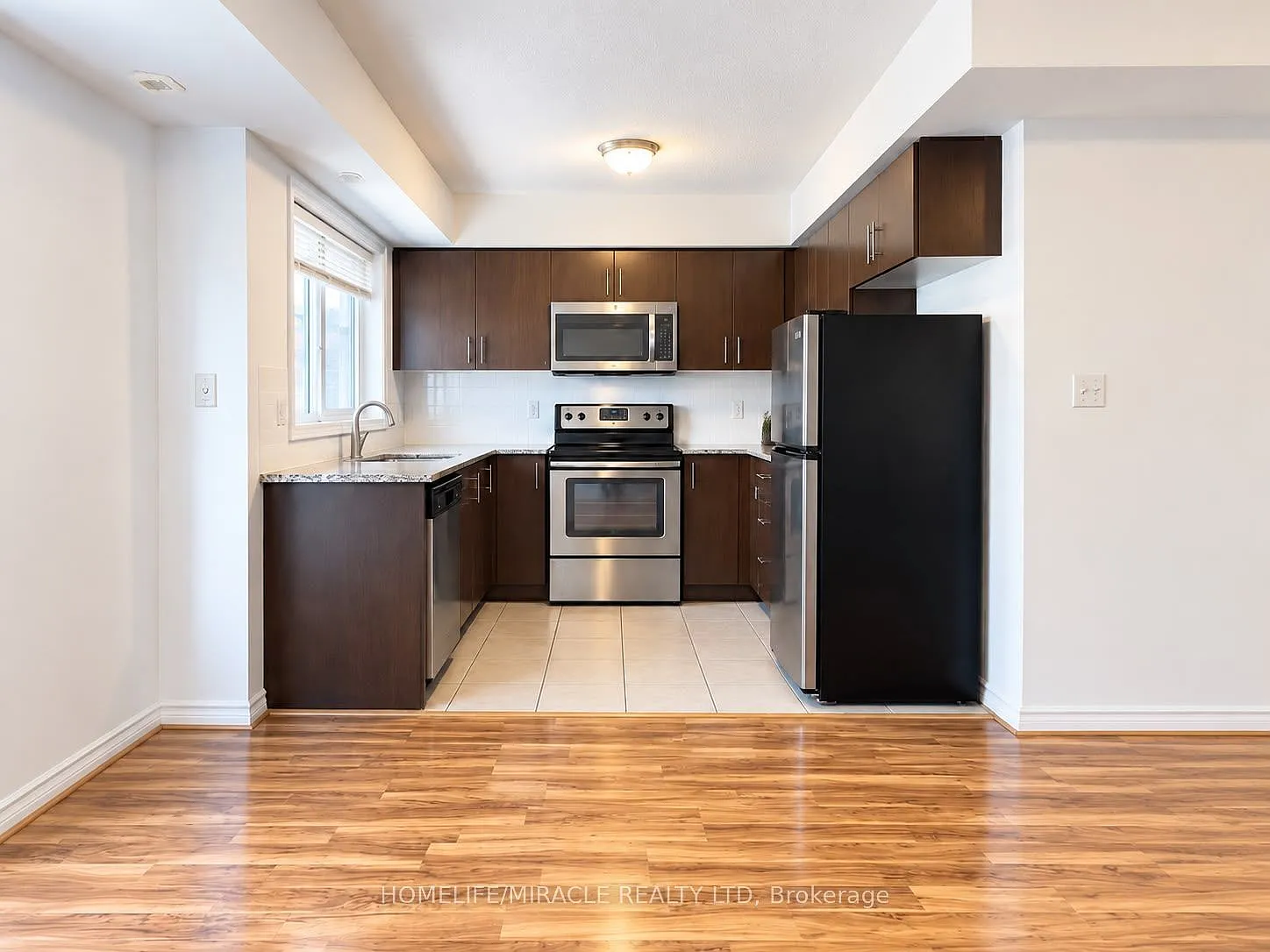 2476 Post Rd — Photo 4