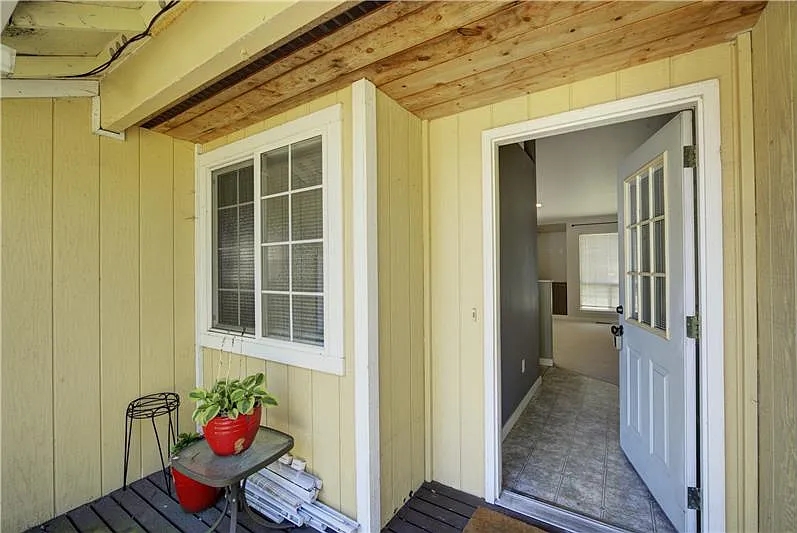 3 bed, 1280 sqft, $3,495 — Photo 2