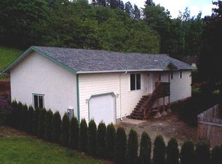 525 S 3rd St, Silverton, OR 97381