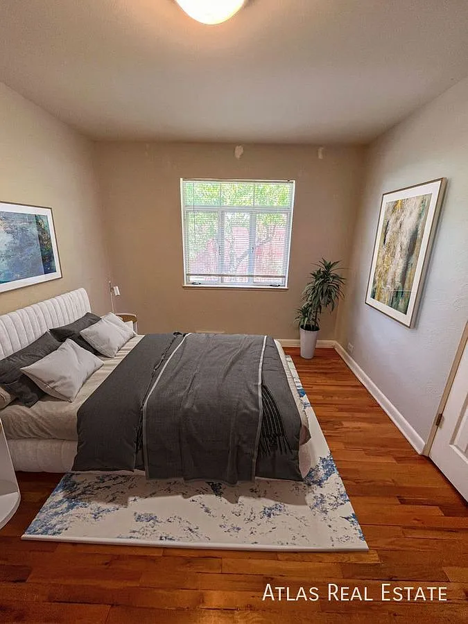 Charming Rosedale Bungalow with In-Unit Laundry & Prime Denver Location — Photo 3