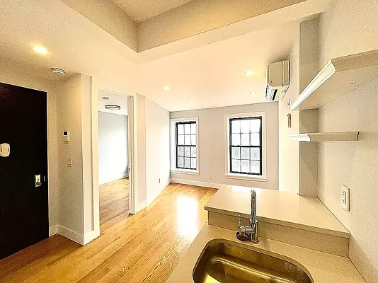 Rented by Pear NYC LLC | media 14