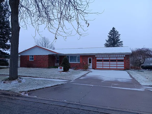 831 W Ardussi St, Frankenmuth, MI 48734