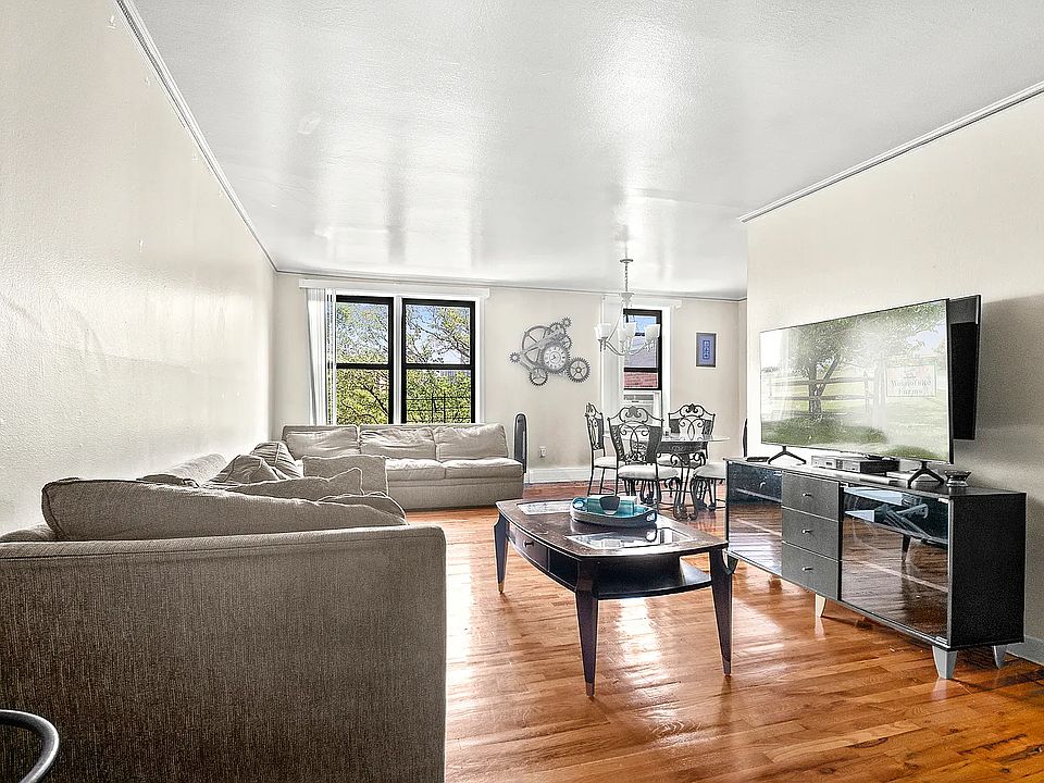 1st image of 969 E 108th St APT 3D