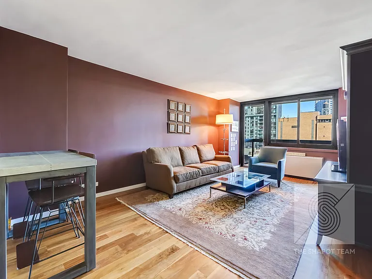 515 E 72nd St #7P — Photo 2