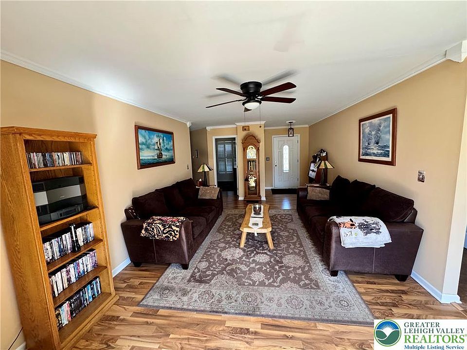 1942 Vintage Dr, Easton, PA 18045 | Zillow