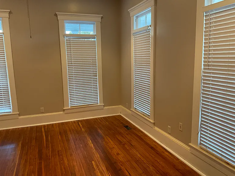905 E Henry St #A — Photo 15