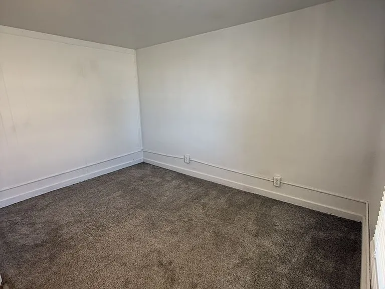 695 S Ash St — Photo 5