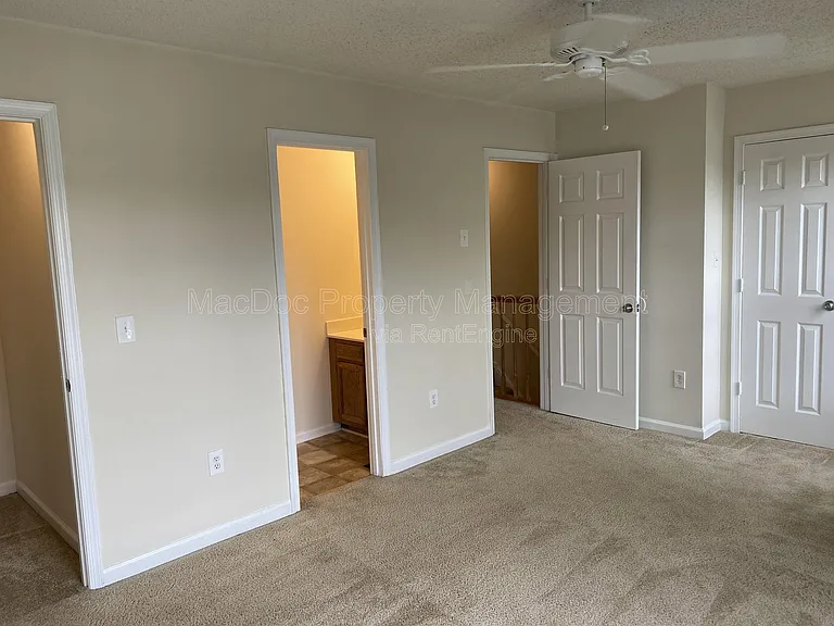 2909 Broyhill Ct — Photo 33