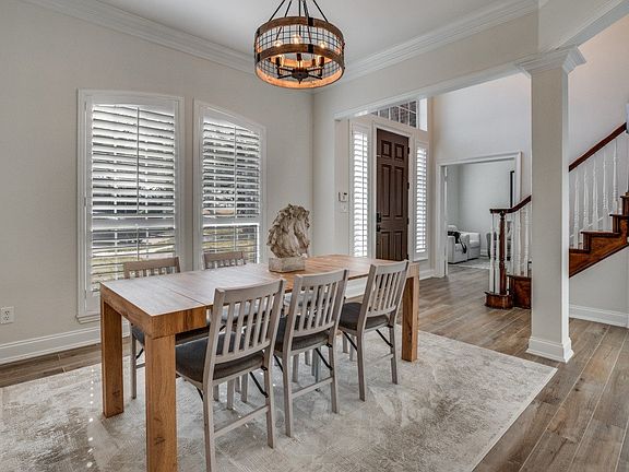 2nd image of 6637 Oakmont Ct