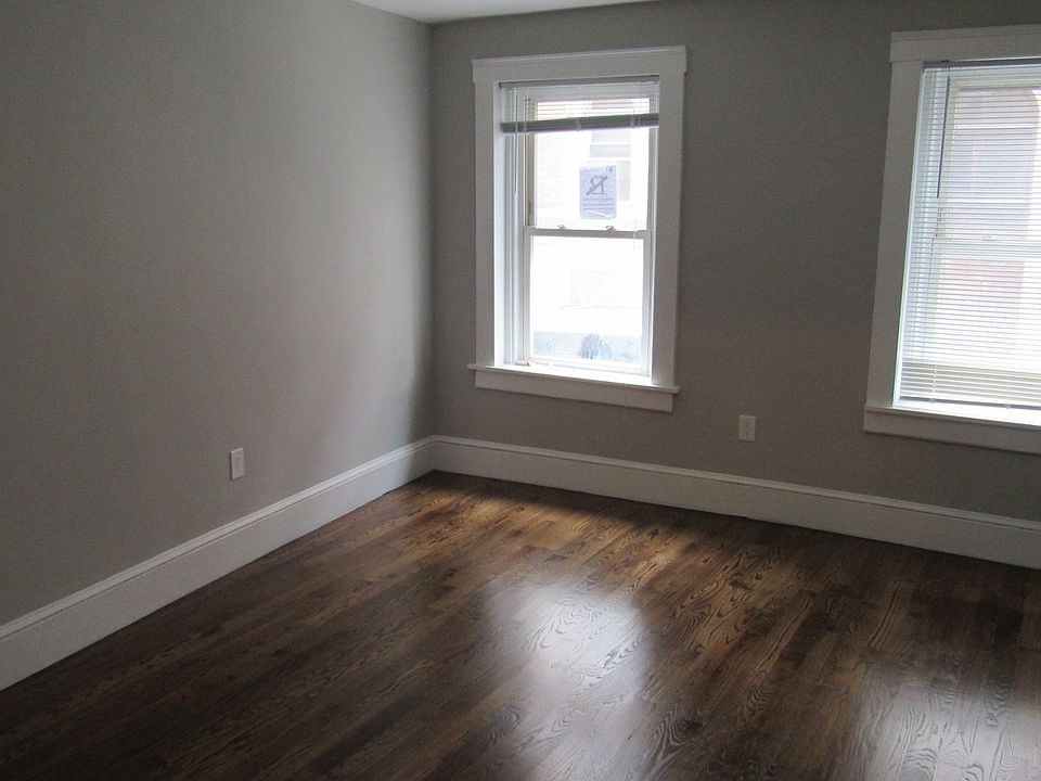 2nd image of 27 Charter St APT 1F