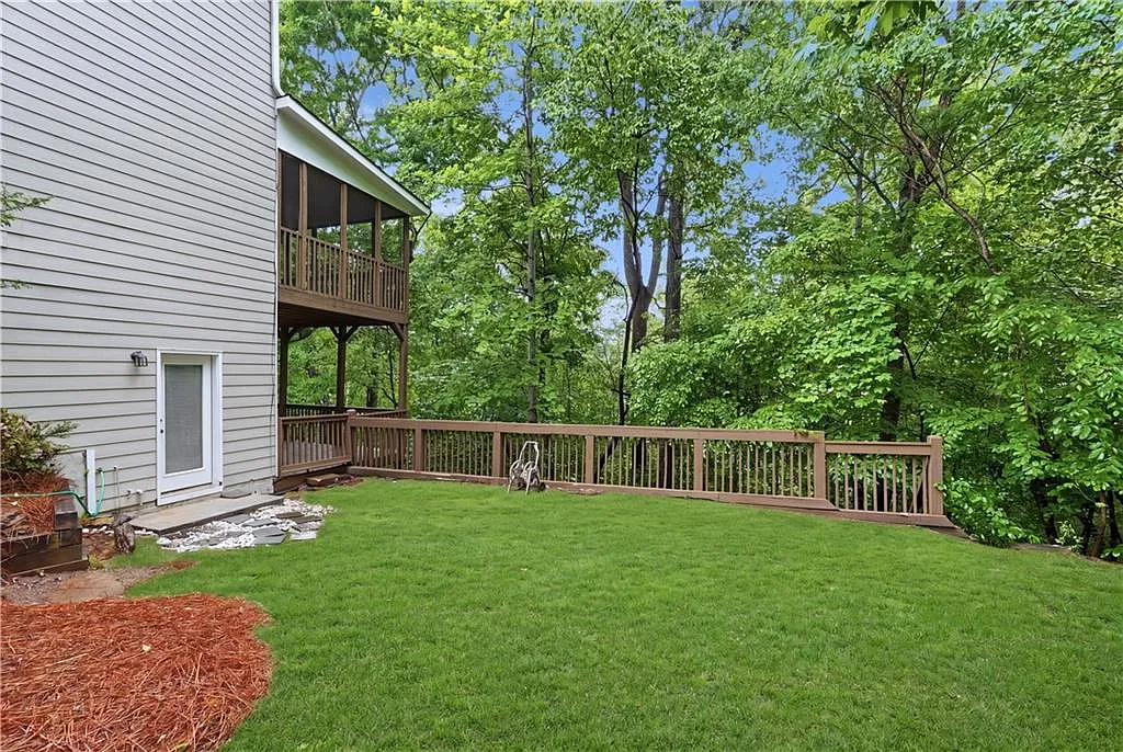 6 bed, 5.0 bath, 4100 sqft, $4,000 — Photo 4
