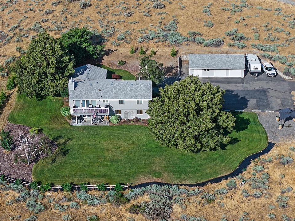 1st image of 703 S 48th Avenue