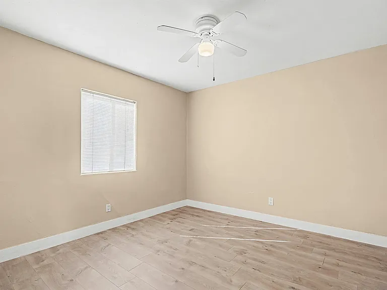 4397-4399 Swift Ave #4 — Photo 29
