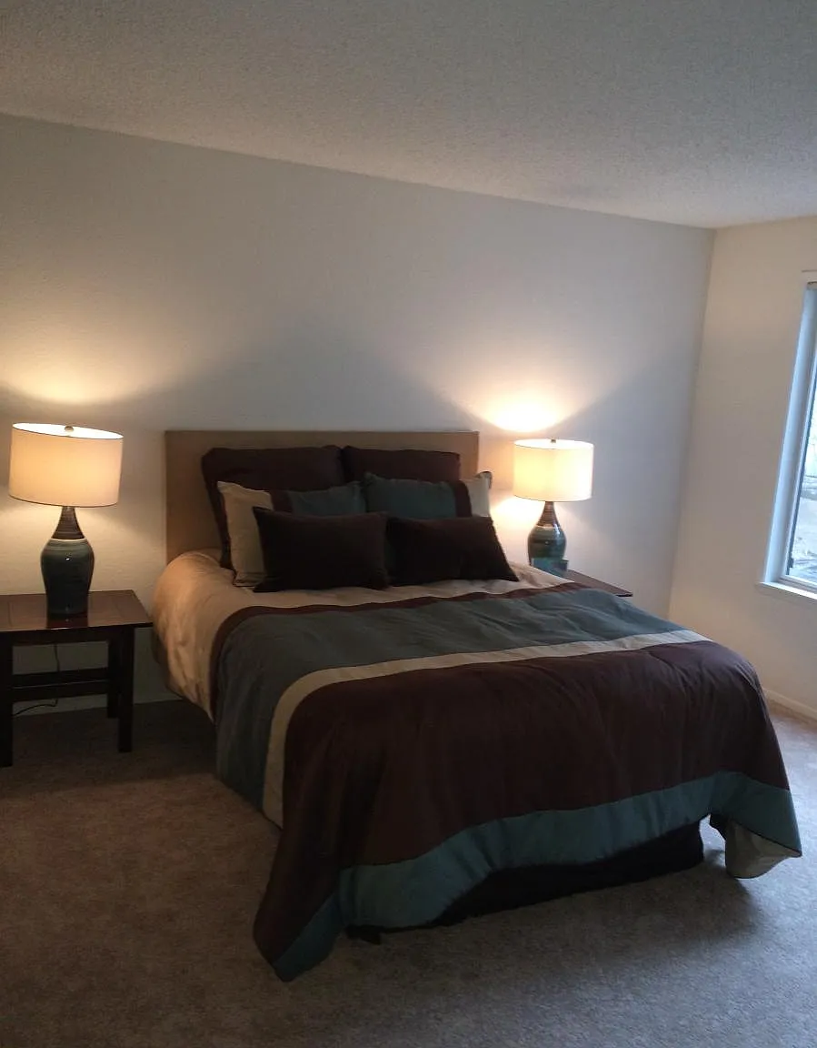 2 bed, 1051 sqft, $2,500 — Photo 2