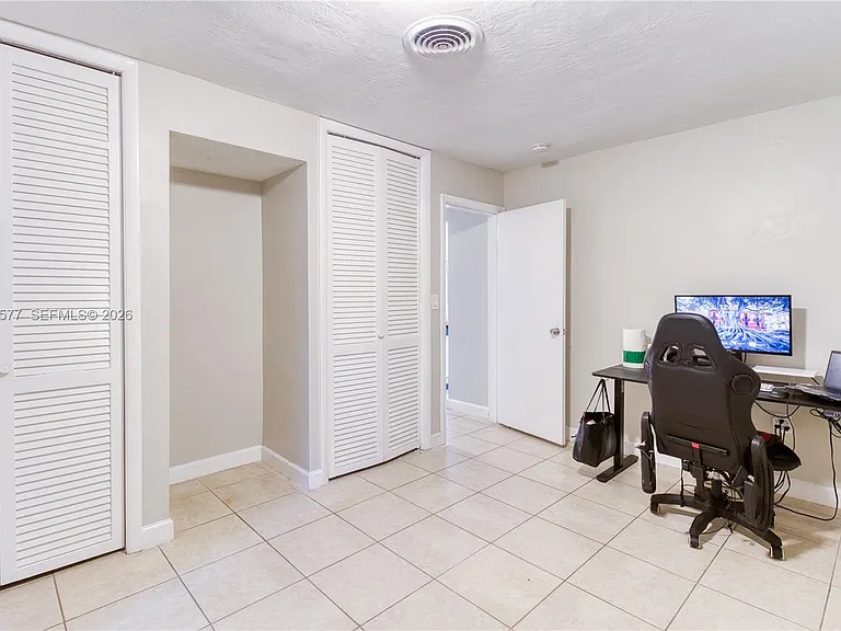 6620 NW 21st Ct — Photo 28