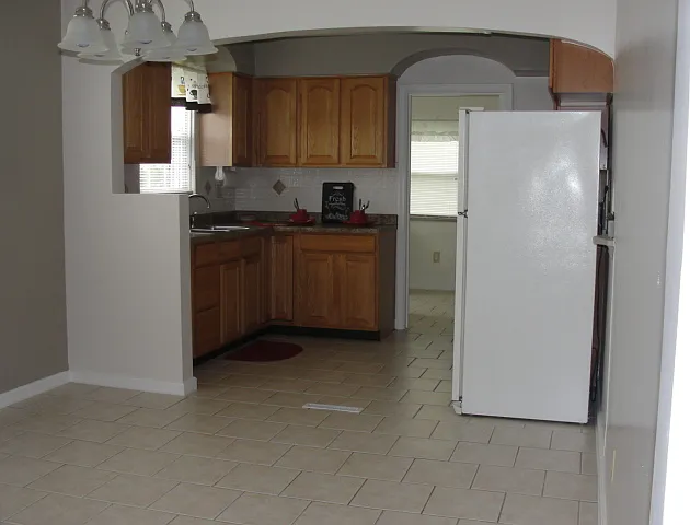194 Oregon Ave — Photo 11
