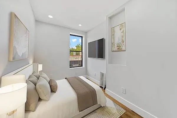 Rented by Vector New York, LLC | media 2