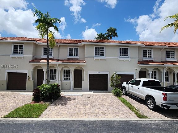 3rd image of 20901 NW 14th Pl APT 447
