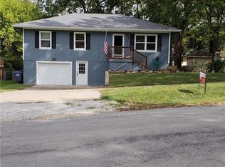 501 N Bradley Ave, Harrisonville, MO 64701