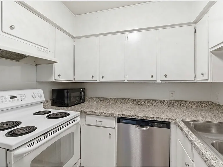 4112 Bowser Ave #205 — Photo 13