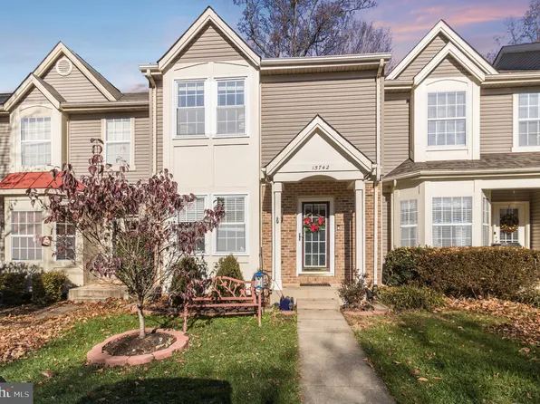 15742 Widewater Dr, Dumfries, VA 22025