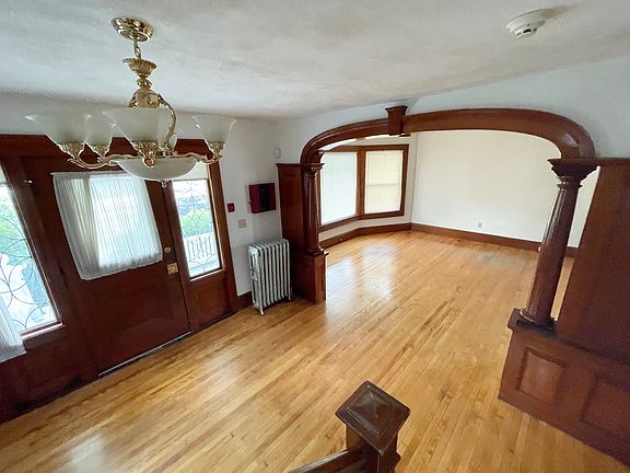 5th image of 332 Lafayette St #1