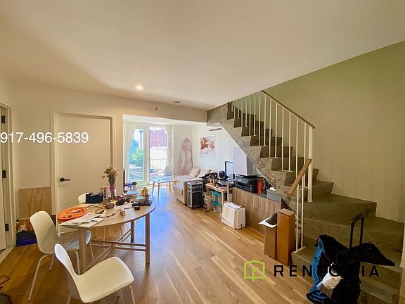 4th image of 10 Lexington Ave #4HH