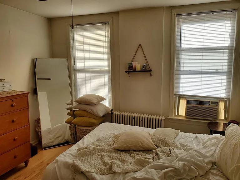 Rear bedroom Natural sunlight
