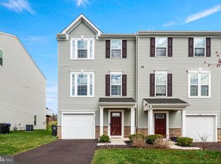 627 Columbus Dr, Spring City, PA 19475