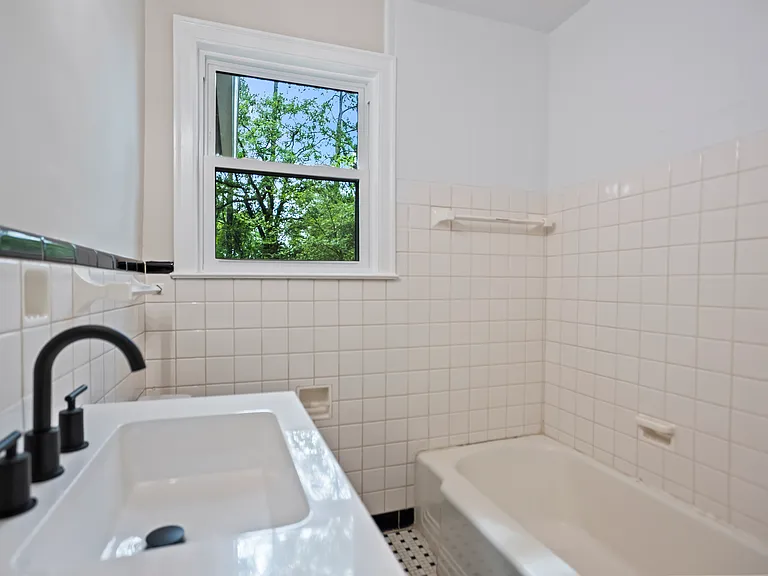 1734 Drexel Ave — Photo 14