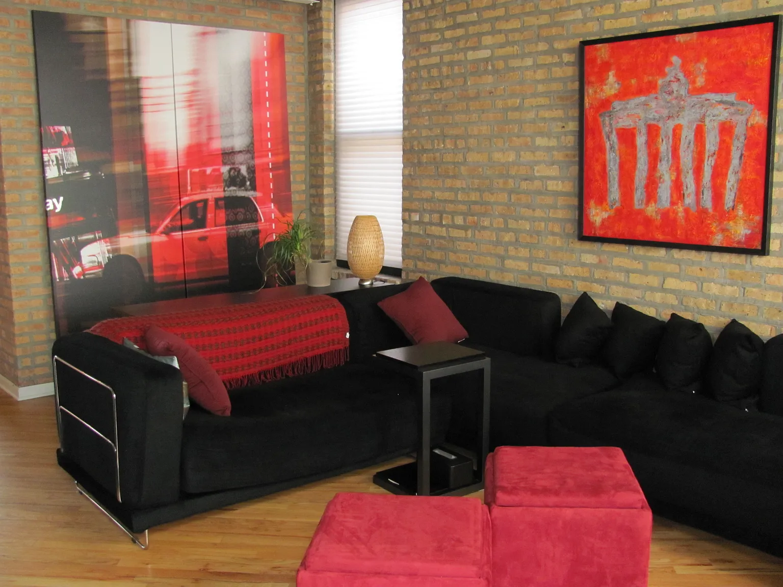 2 bed, 1300 sqft, $2,700 — Photo 1