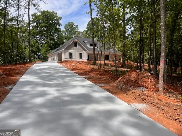 214 Signing Tree Trl, Clarkesville, GA 30523