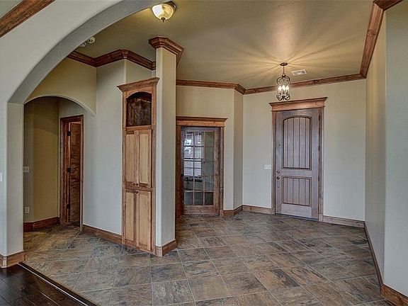 4th image of 514 Cantebury Dr