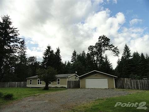 Lots of room to park as well as RV Parking to the side