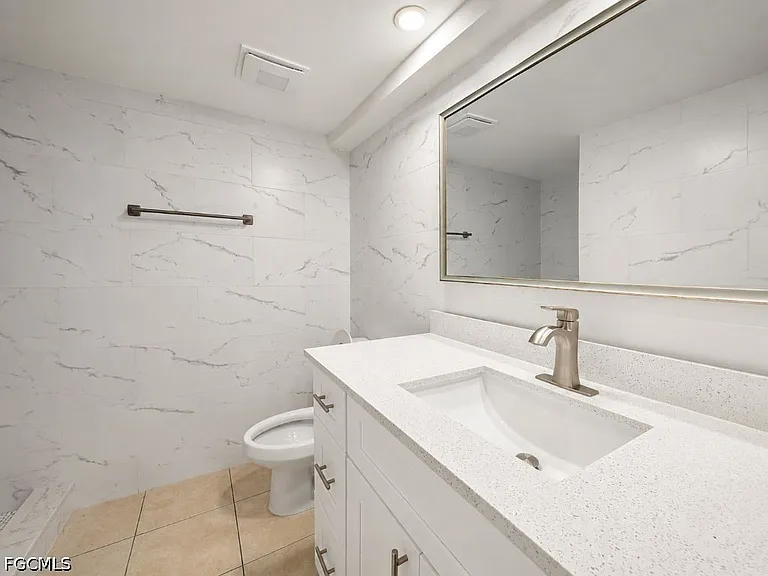 1830 Maravilla Ave #801 — Photo 5