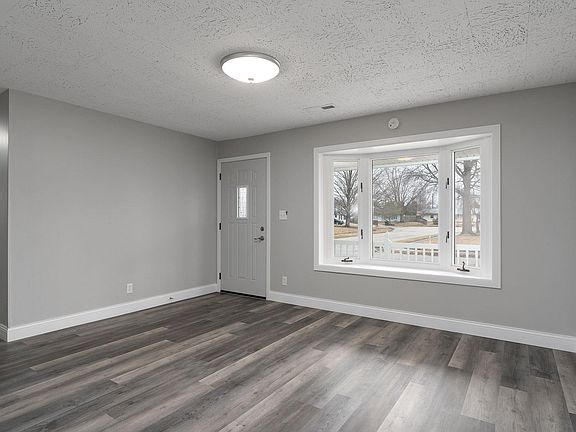 5th image of 1145 Southlea Dr