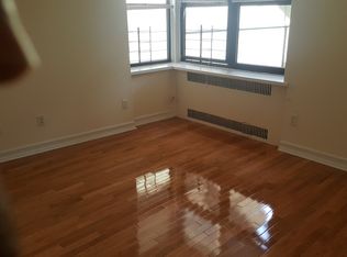 5860 206th St #1, Flushing, NY 11364