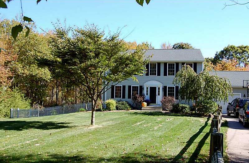 2nd image of 3 Christopher Rd